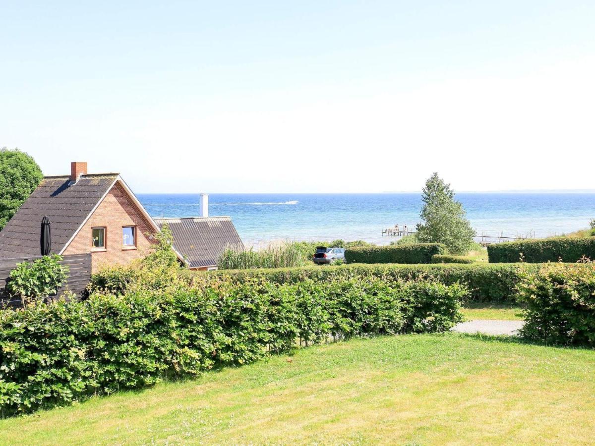 6 Person Holiday Home In Hesselager Buitenkant foto