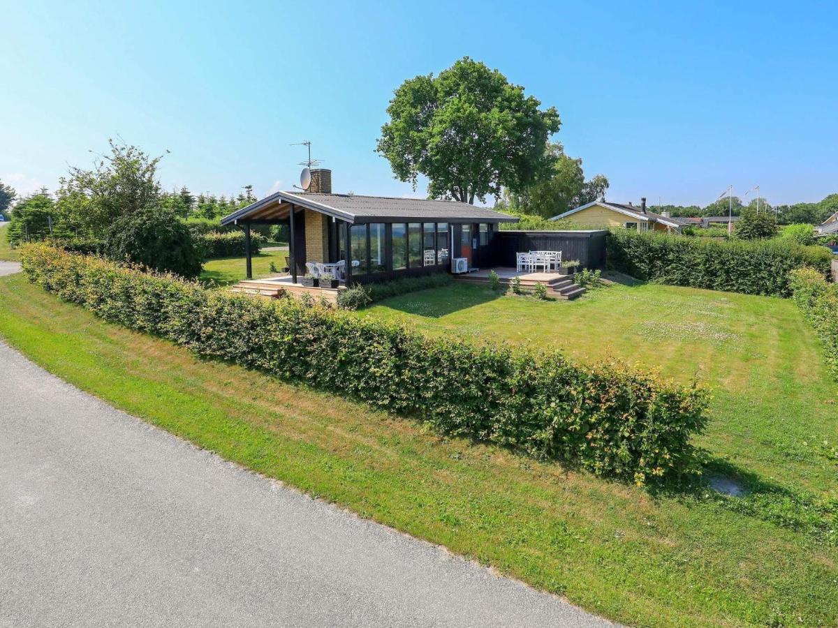 6 Person Holiday Home In Hesselager Buitenkant foto