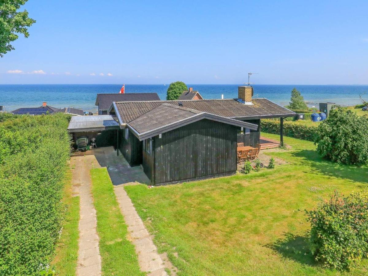 6 Person Holiday Home In Hesselager Buitenkant foto