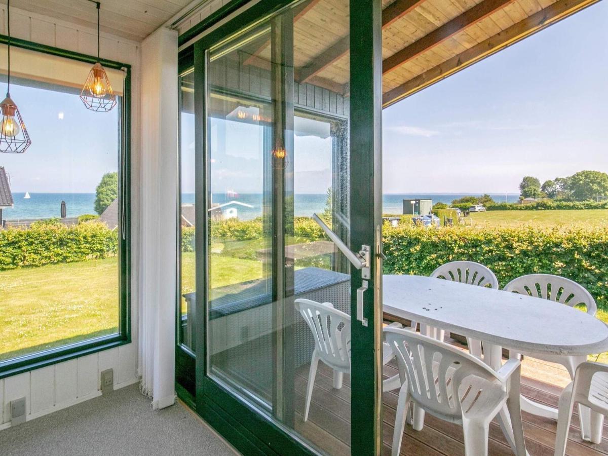 6 Person Holiday Home In Hesselager Buitenkant foto