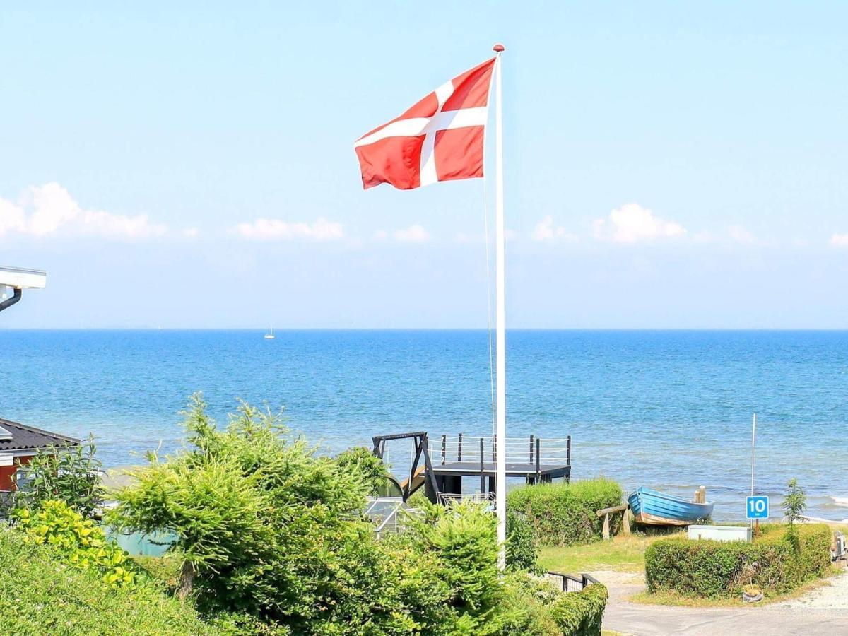 6 Person Holiday Home In Hesselager Buitenkant foto